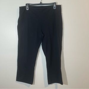 Three Hearts Black Capri Pants Size XL